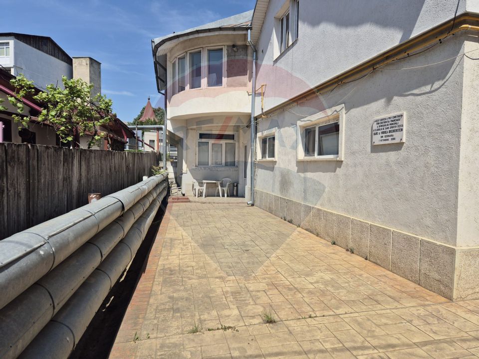 8 room House / Villa for sale, Energiei area
