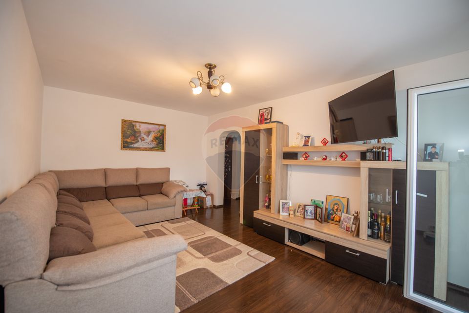 Apartament de vanzare 4 camere Buzoieni Rahova