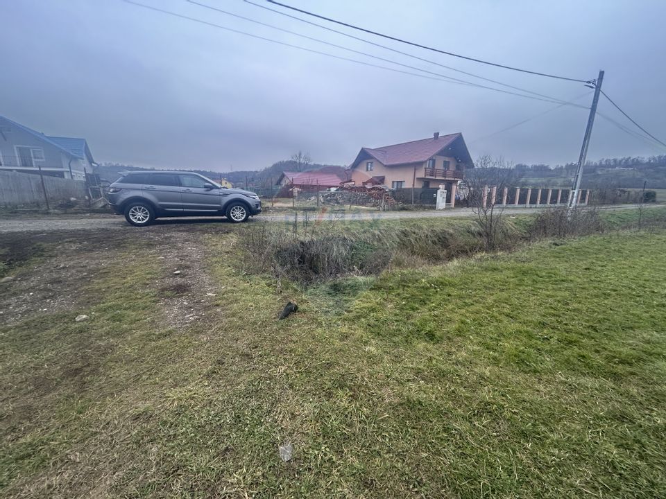 Land 4,250sqm Remetea Chioarului / Drumul Judetean