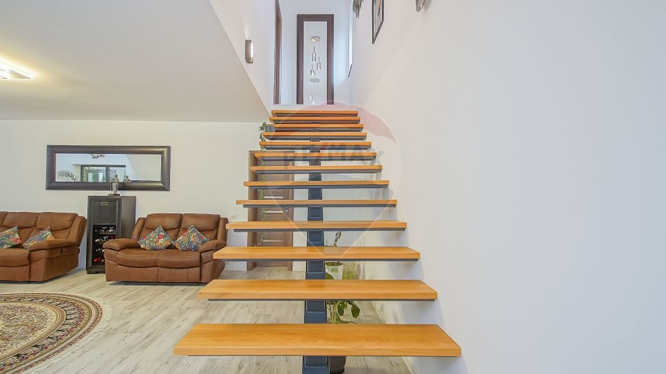 Casă premium cu 270 mp utili, 7 camere ,curte generoasă în Bartolomeu