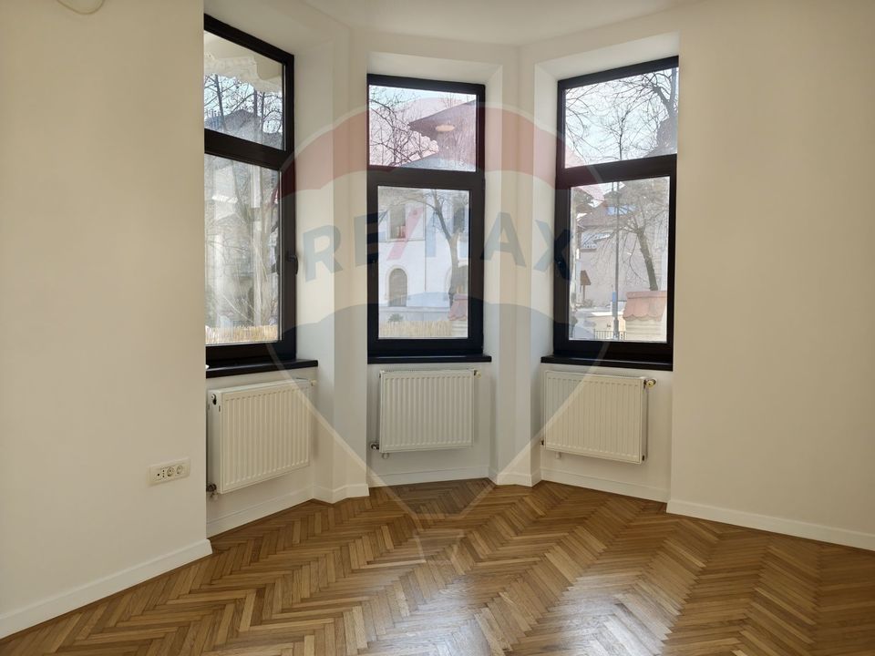 Apartament în vilă din perioada interbelică proaspăt renovat