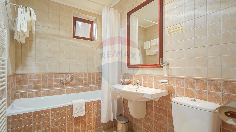 HOTEL,PISCINA SI CORT DE EVENIMENTE | 18080 MP TEREN | GRIVITEI BRASOV