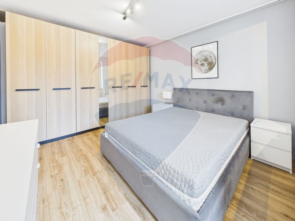 Apartament cu 4 camere de vânzare - Piata Rahova