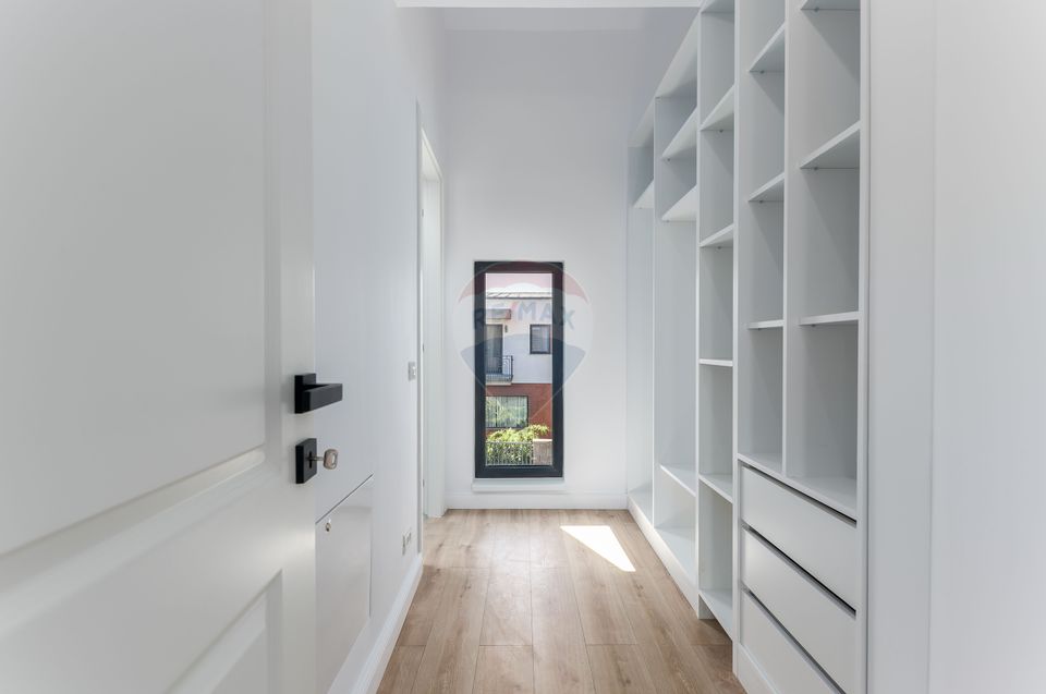 Vânzare Vilă cu 5 camere, curte si parcare de vânzare in TUNARI