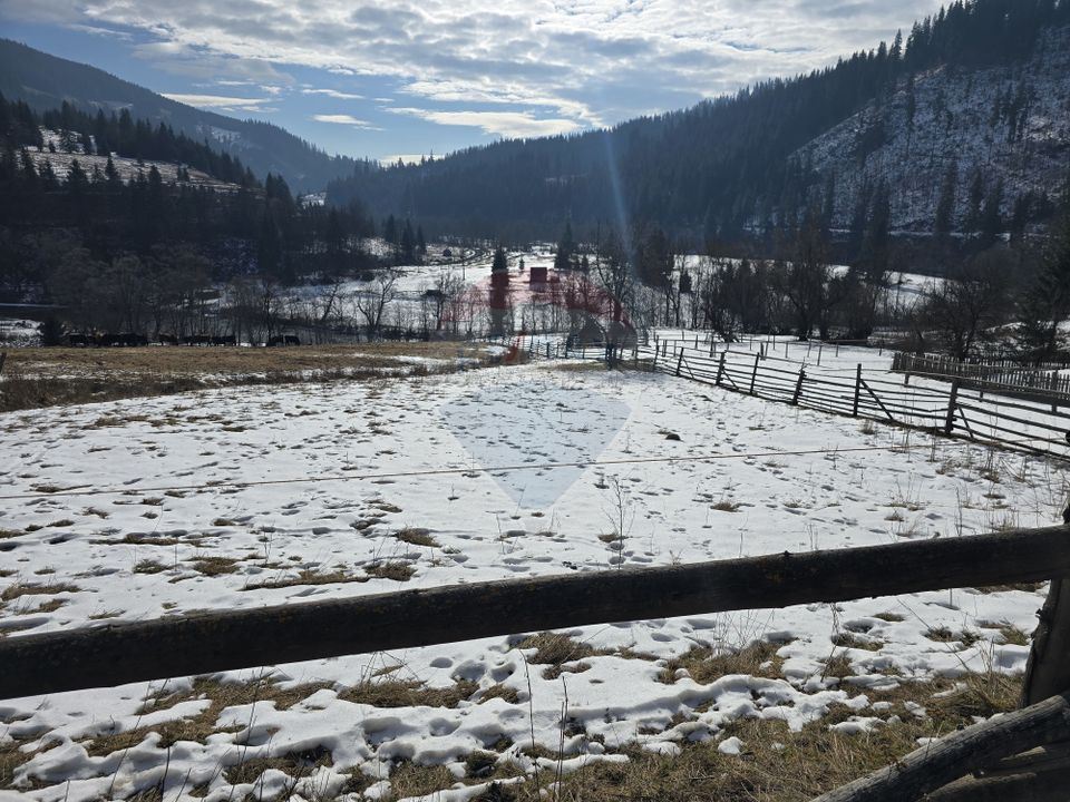 Land 3,486sqm Iacobeni / Drumul Dandoaia