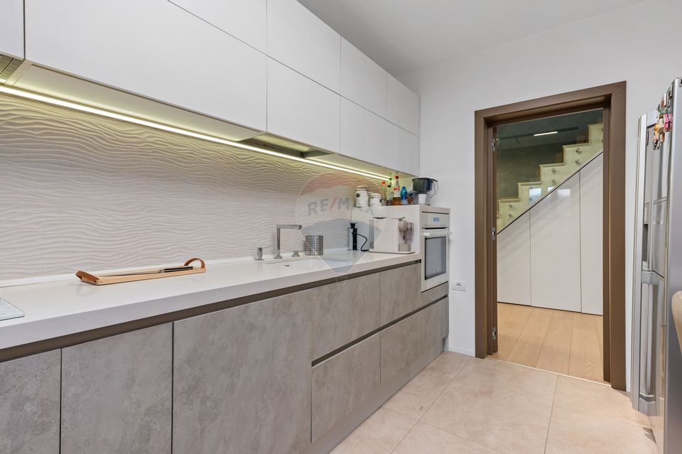 Vila de design, renovată integral 2022, grădină amenajată – Fundeni