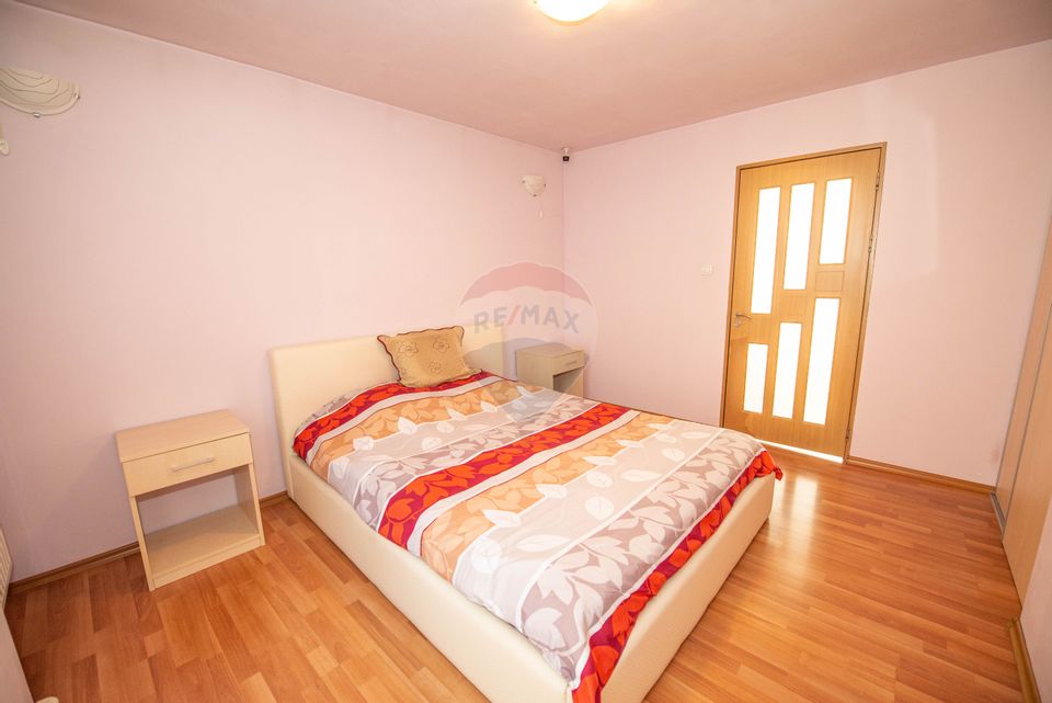 Casa Vila cu 4 camere de vanzare 157 mp, comercial, birou, rezidential