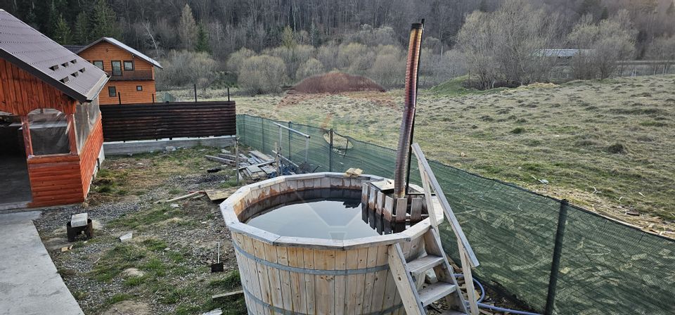 Casă / Vilă cu 7 camere in Paltinoasa-Poiana Bocus, Suceava