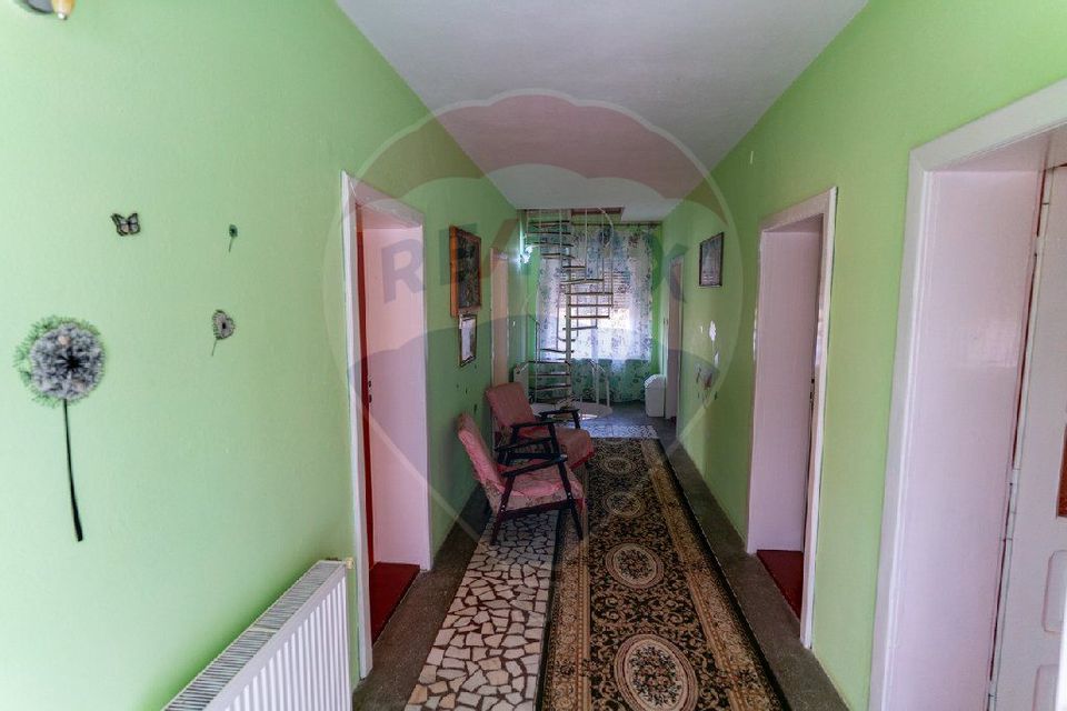 8 room House / Villa for sale