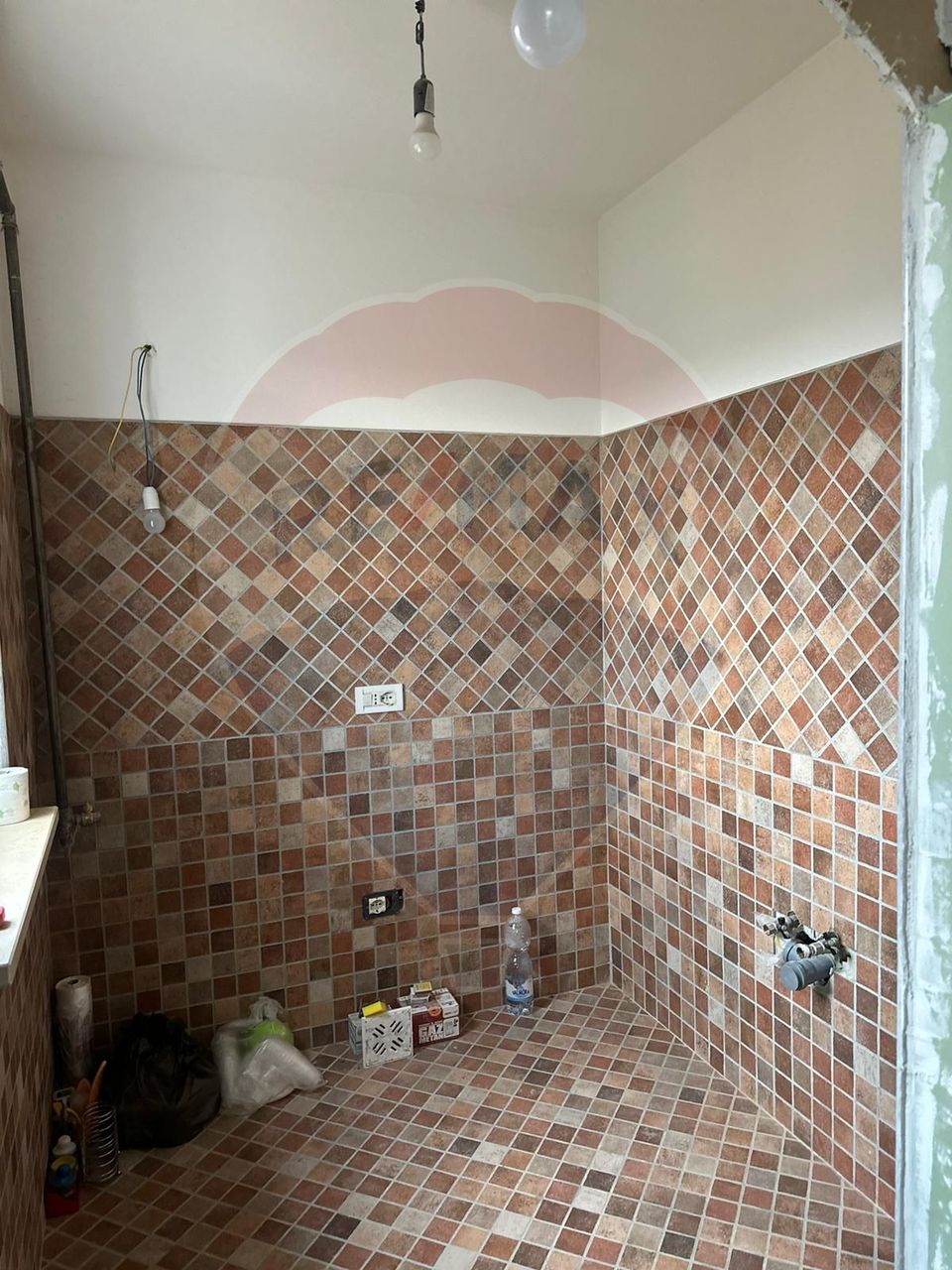 Apartament cu 2 camere de vânzare Savinesti