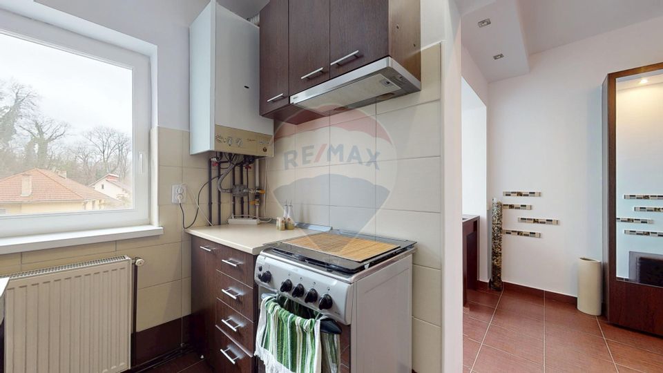Apartament cu 2 camere de închiriat în zona Central