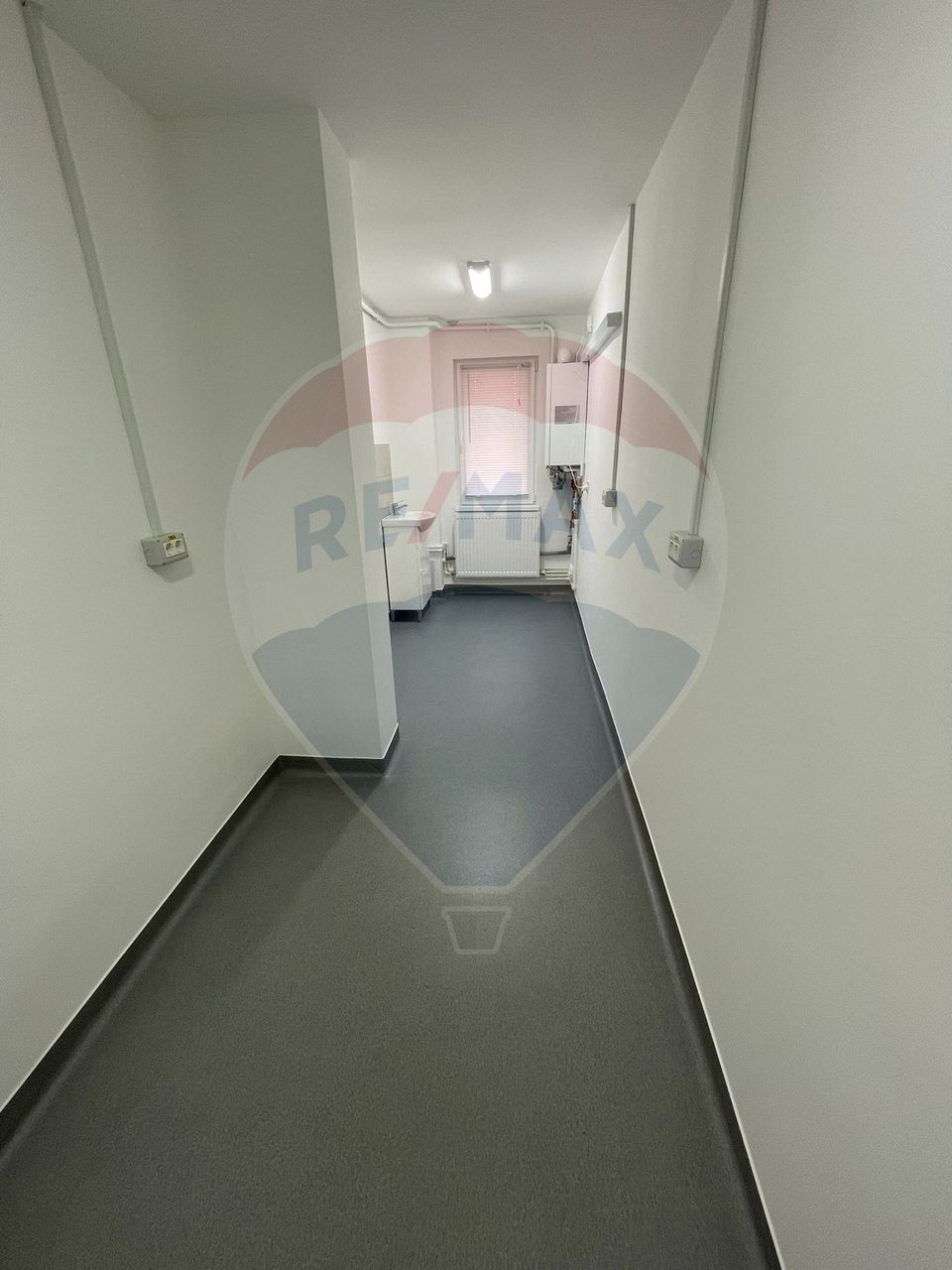 43.72sq.m Commercial Space for rent, Central area