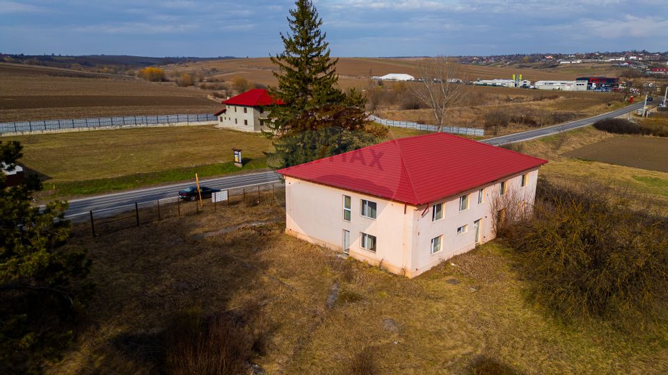 Apartamente, sediu de firma, spatii comerciale, in Com. Traian/Bacău
