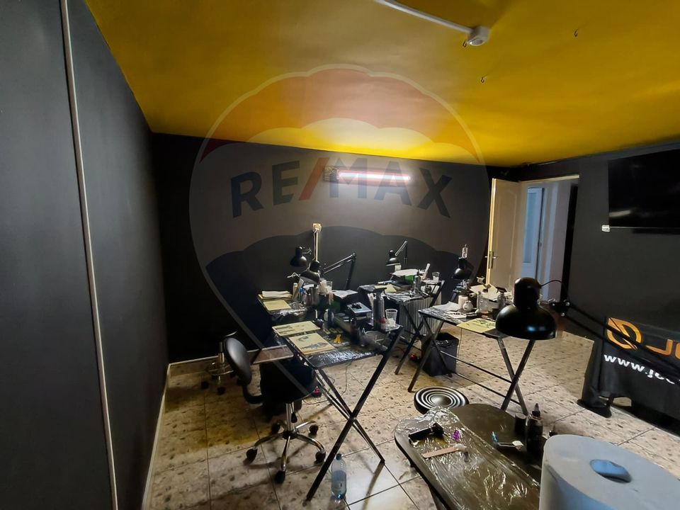 165sq.m Commercial Space for rent, Plopilor area