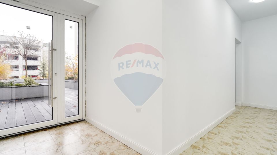 70sq.m Commercial Space for rent, Tractorul area