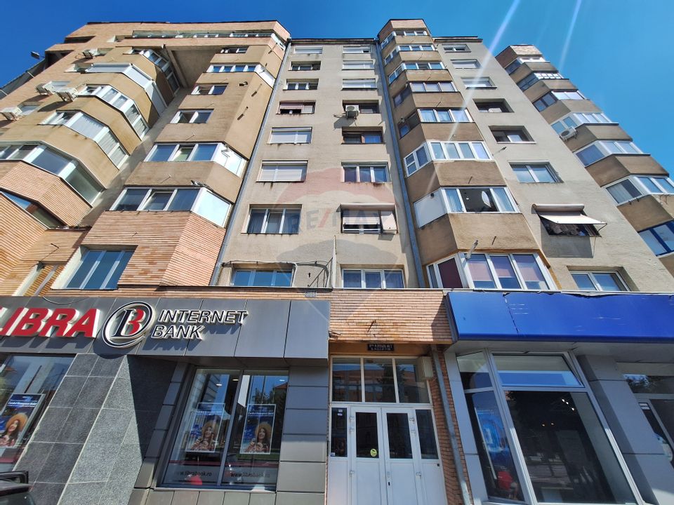 Apartament cu 2 camere de închiriat pe Bdul Mihai Viteazu