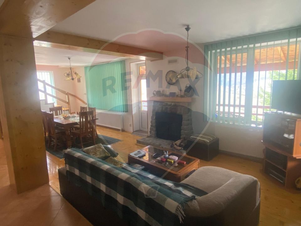 DE VANZARE Casă / Vilă cu 6 camere  Podul Dambovitei/ Arges