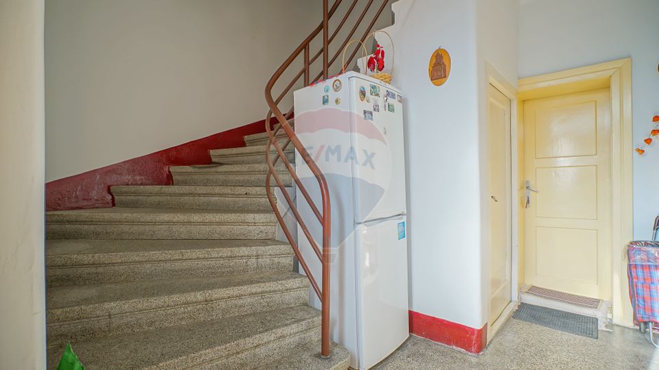 Apartament in vila, de vanzare, în zona Aurel Vlaicu