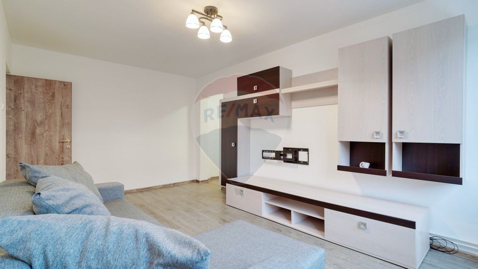 Apartament cu 3 camere de închiriat B-dul Victoriei