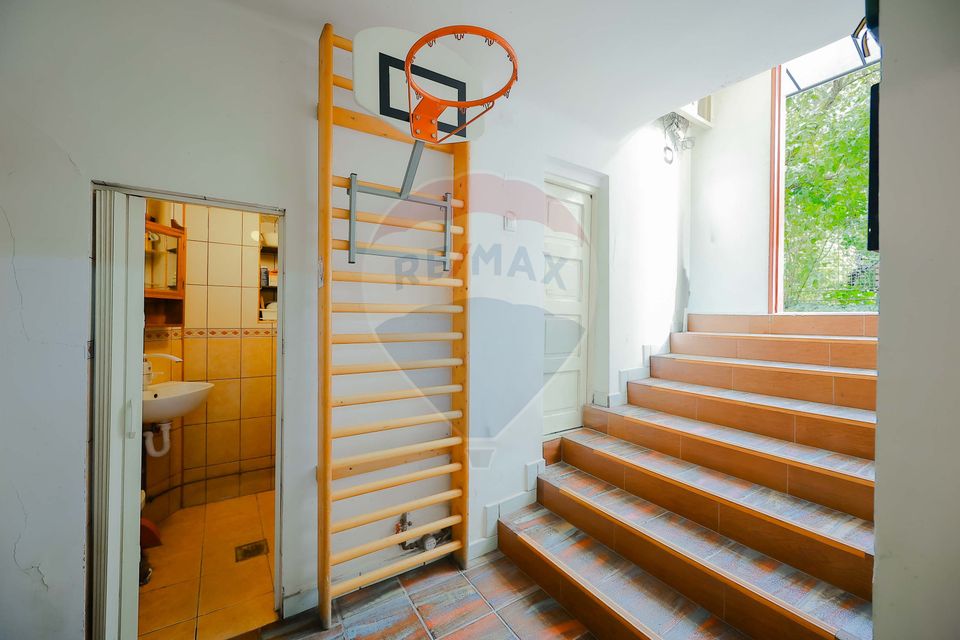 86sq.m Commercial Space for sale, Ultracentral area