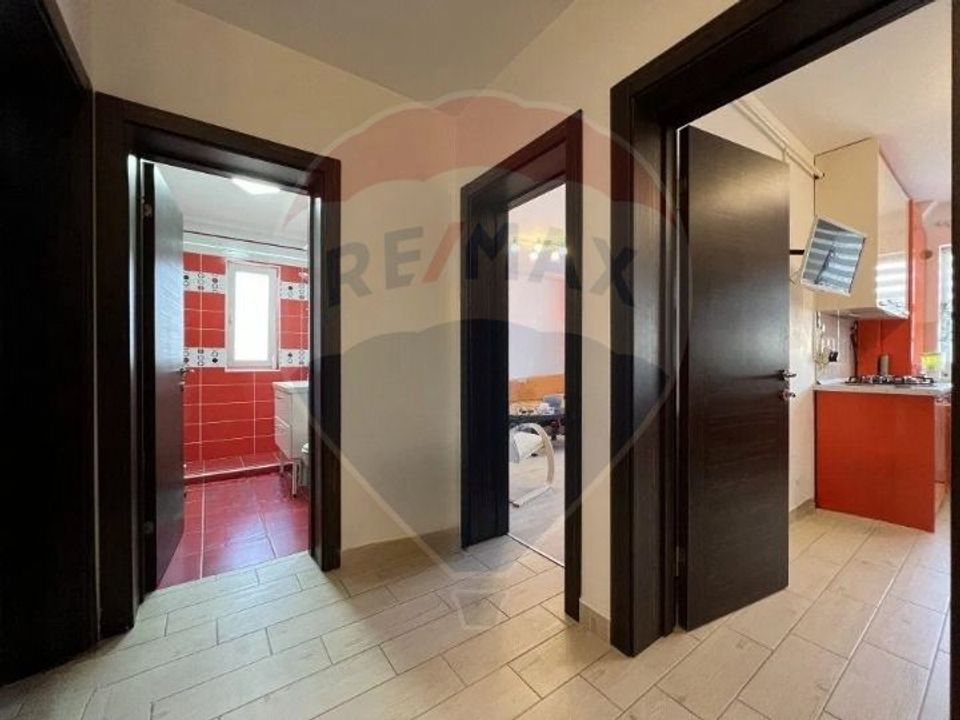 Apartament cu 3 camere de vânzare