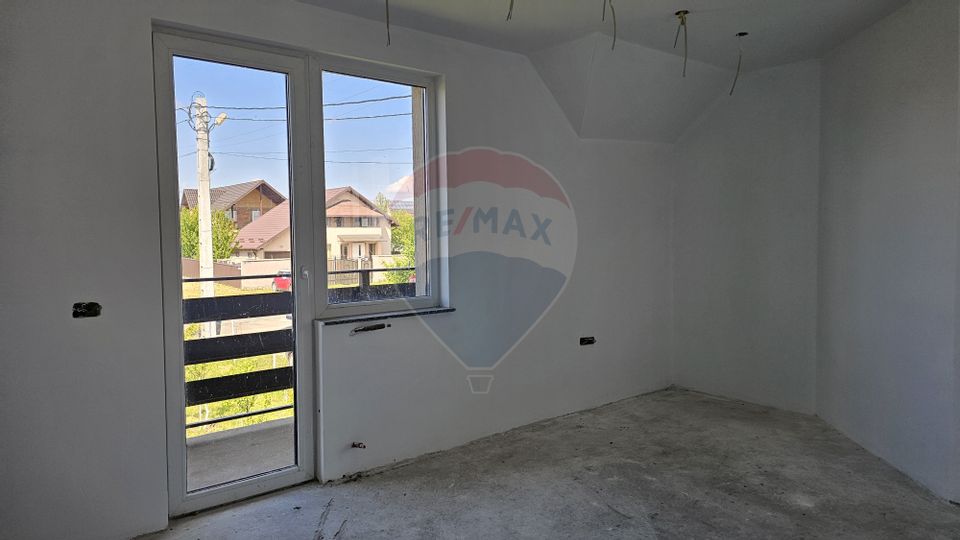 Casă / Vilă cu 5 camere de vanzare in Mihoveni Suceava