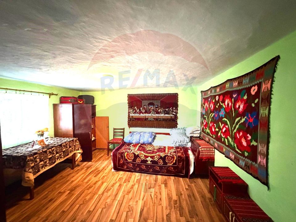 Casă 3 camere de vânzare – Gârleni, sat Lespezi, Str. Frunzei