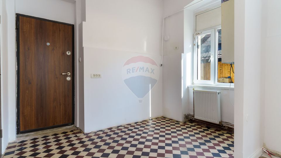 Apartament cu 1 camera de vânzare in zona centrala, strada Pitești
