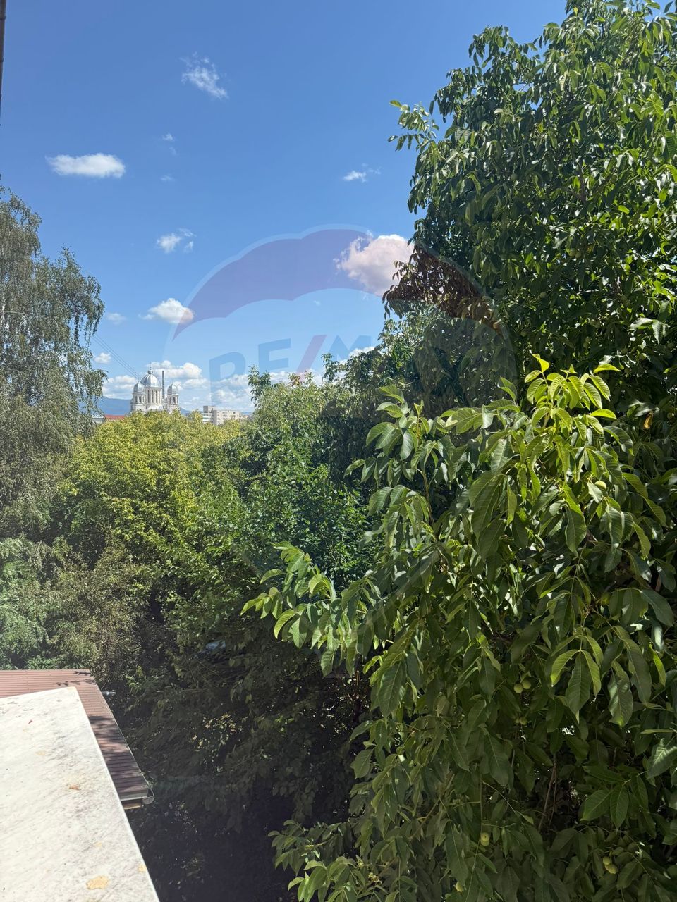 DE INCHIRIAT APARTAMENT LUX  zona Vivo Mall