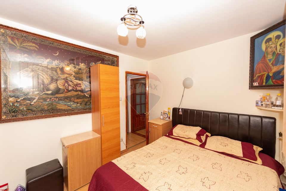 Apartament cu 2 camere de vanzare  Piata Resita , 38mp