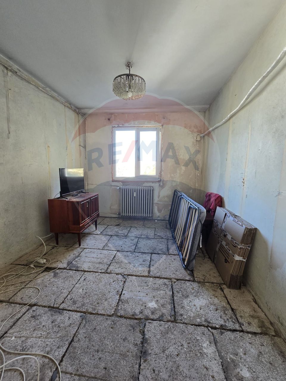 DE VANZARE Apartament cu 3 camere în zona Titan