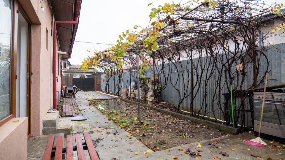 4 room House / Villa for sale, Periferie area