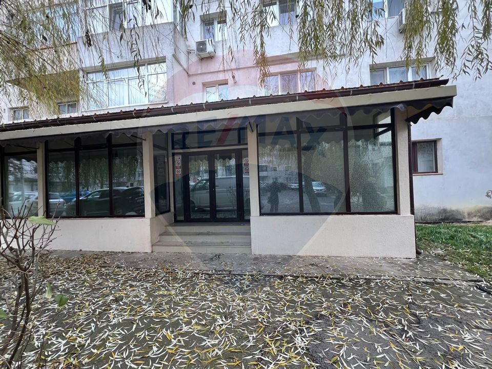 30sq.m Commercial Space for rent, Central area