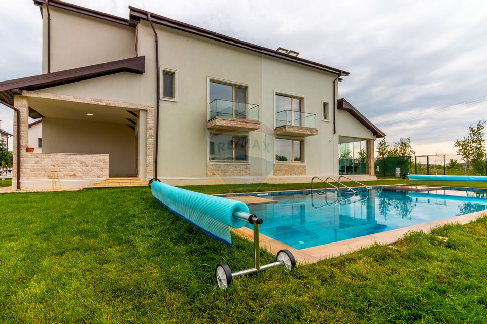 Modern villas with corbeanca rental pool
