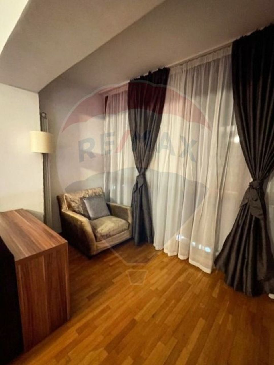 Închiriere apartament 3 camere pe Bd. Timișoara