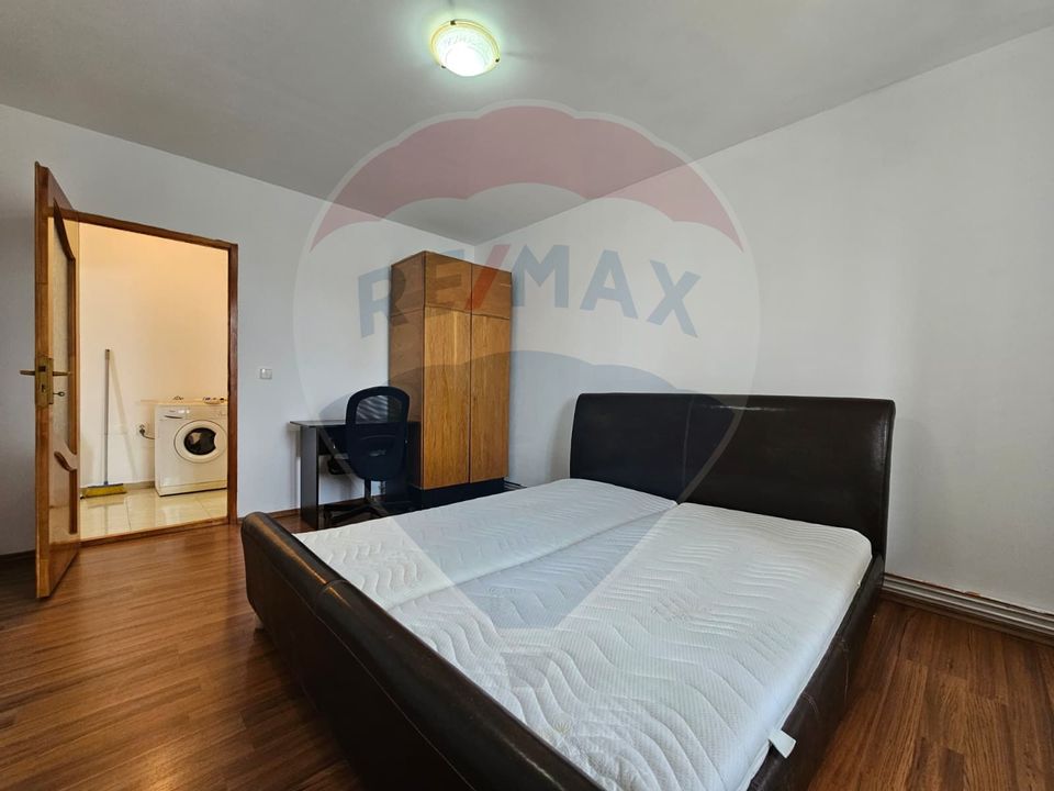 Inchiriez apartament spatios cu 4 camere, 2 bai, parcare in Gheorgheni