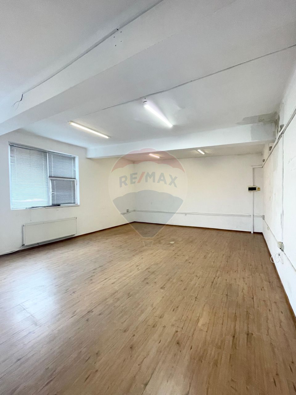 128sq.m Office Space for rent, UTA area