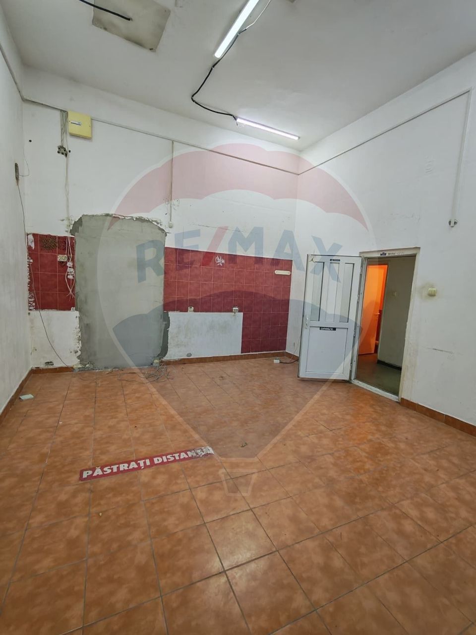 40sq.m Commercial Space for rent, Ultracentral area