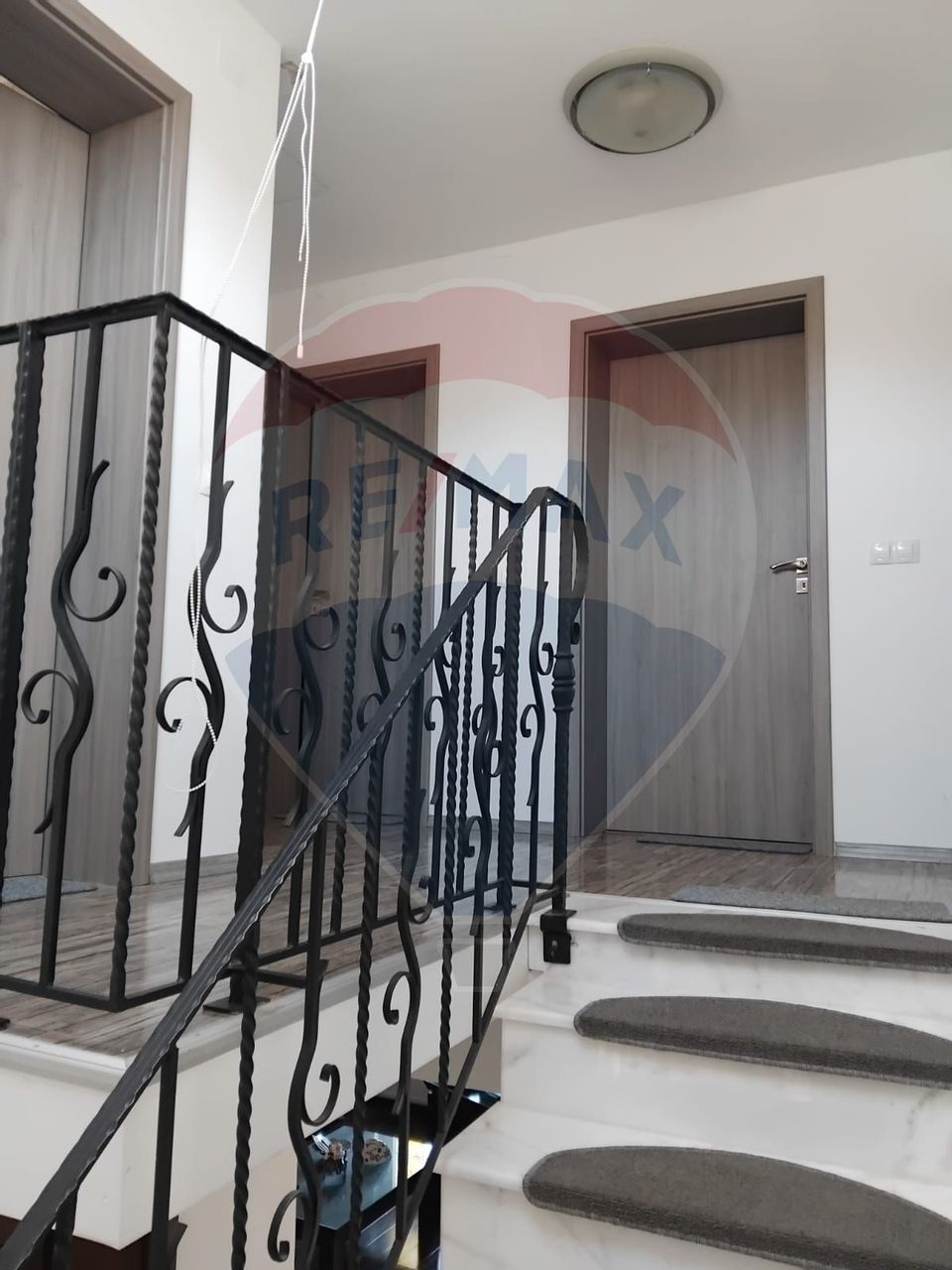 4 room House / Villa for sale, Sud area