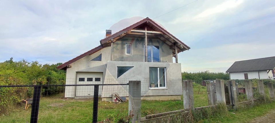 DE VANZARE casa la 10 min de oras