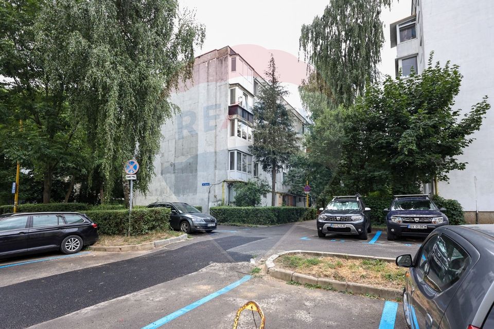 Apartament 3 camere parter cu balcon