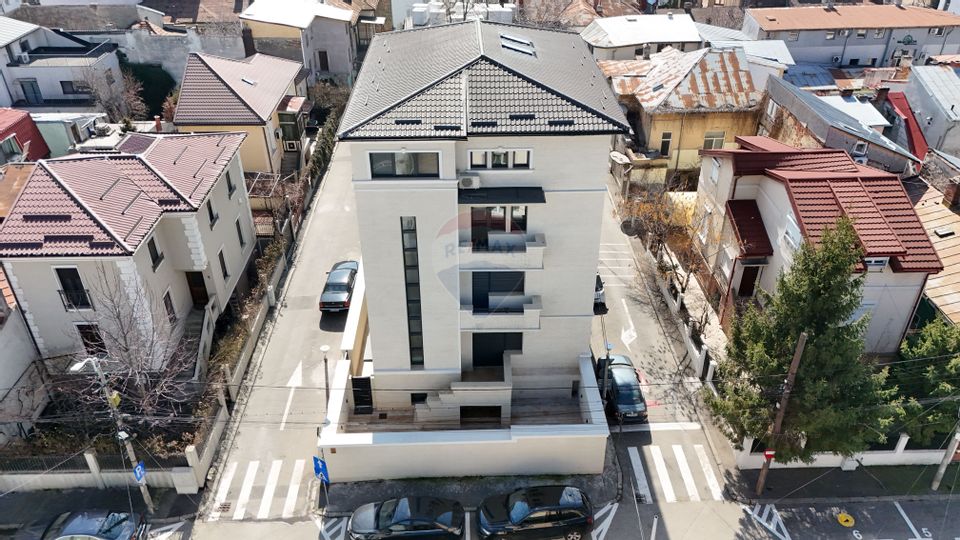 De vânzare Bloc Boutique Lux S+P+3E în zona Parcul Carol - Unirii