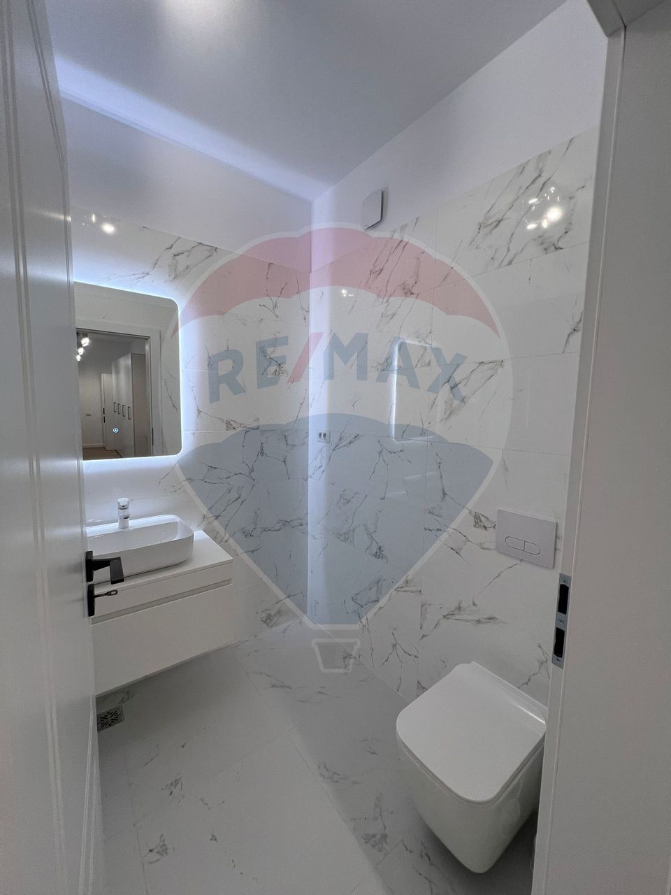 DE INCHIRIAT Apartament 3 camere CRYSTAL NORTH PIPERA