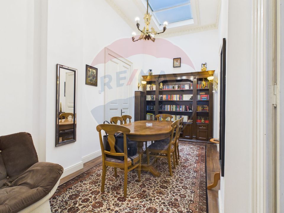 Casa / Vila cu 8 camere de vanzare în zona Cotroceni