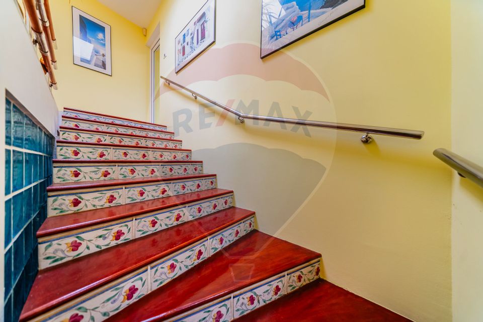 Vilă cu 4 camere de vânzare 921 mp zona Subcetate,Arad