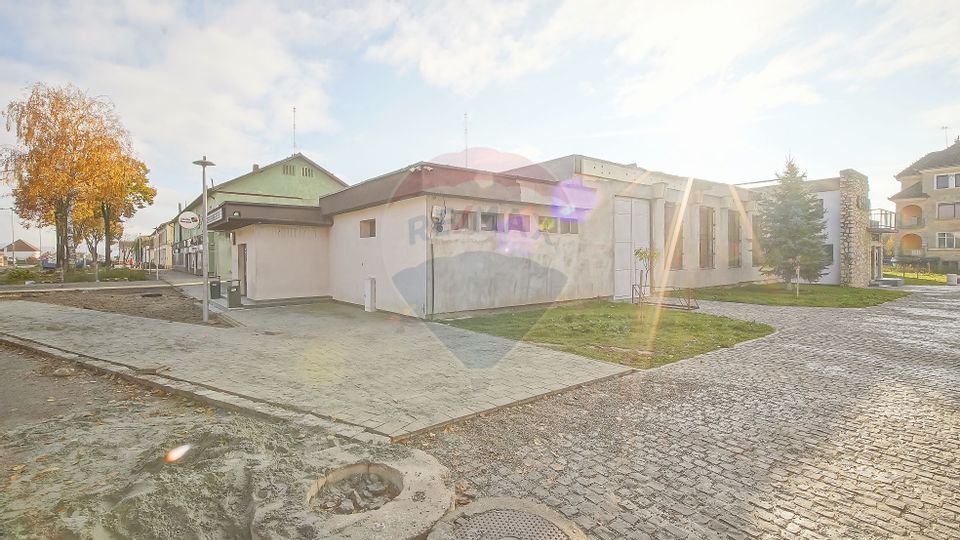 Spații comerciale de închiriat în Bod, suprafață 535 mp,  3 intrări