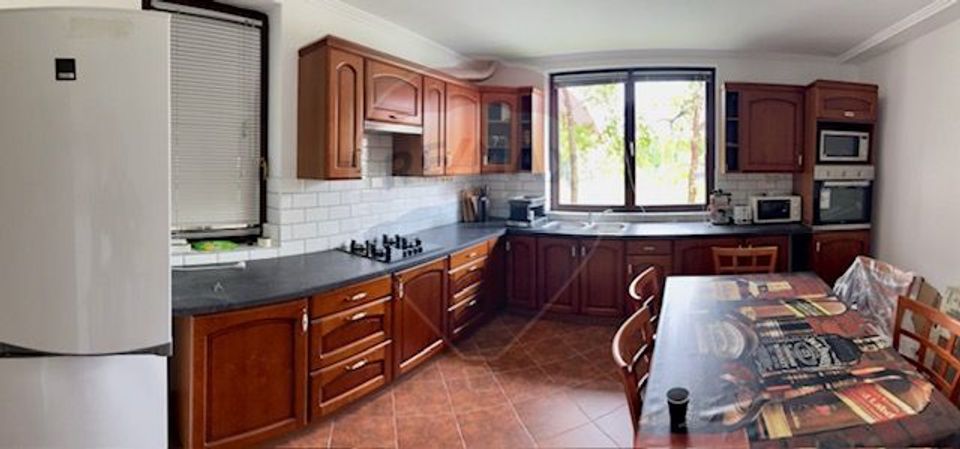 4 room House / Villa for sale