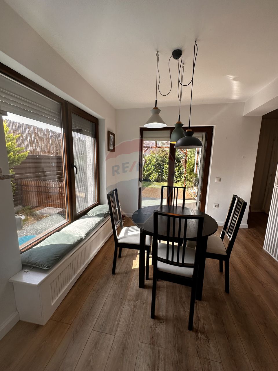 4 room House / Villa for sale