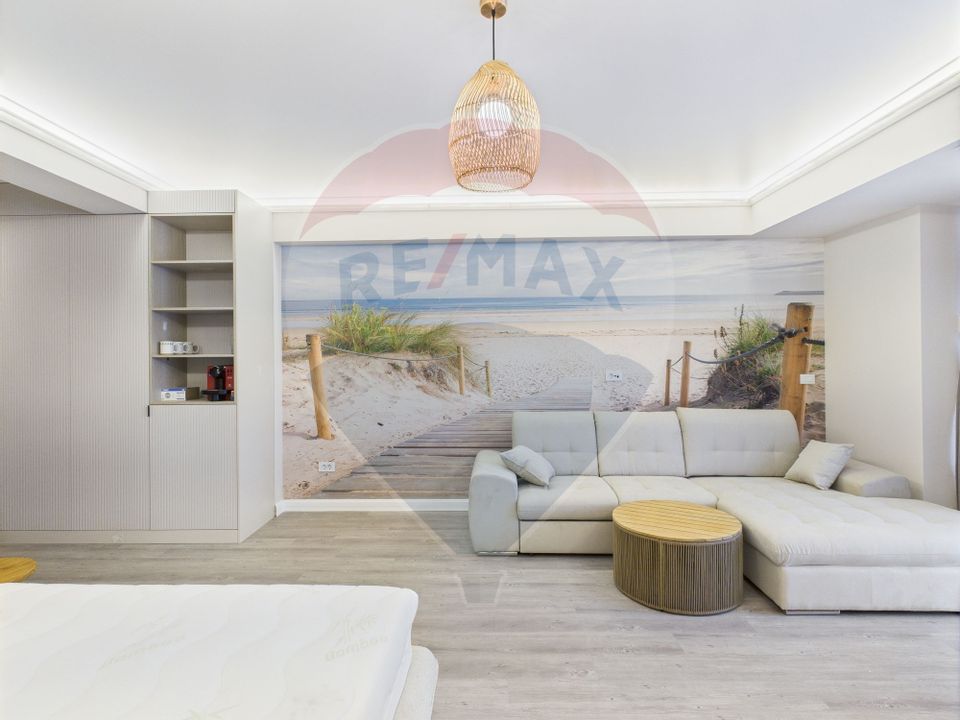 Studio cu vedere la mare | White Titanic – Mamaia Sat
