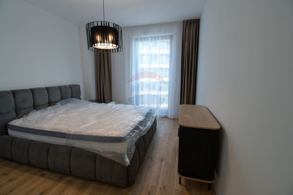 Apartament cu 3 camere de inchiriat - prima inchiriere - totul nou